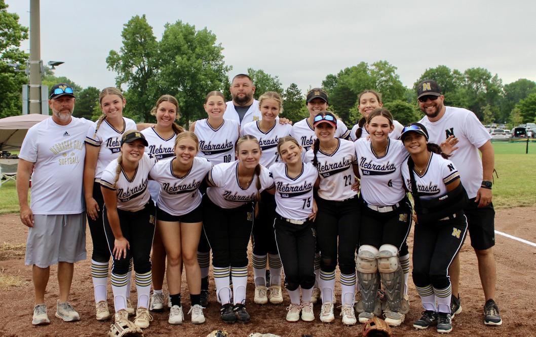 ❤️ thanks you lil sis Avery #75 for being a great base runner for us! Playing with the big girls😊