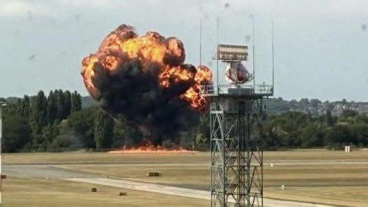 התרסקות מטוס בלונדון: 
כדור אש ענק בשדה התעופה סאות'אנד
מטוס מדגם Beech B200 Super King התרסק היום (ראשון) סמוך לשעה 16:00 במהלך ניסיון המראה בשדה התעופה סאות'אנד בלונדון. עדי ראייה דיווחו על פיצוץ אדיר וכדור אש עצום שפרץ במקום.