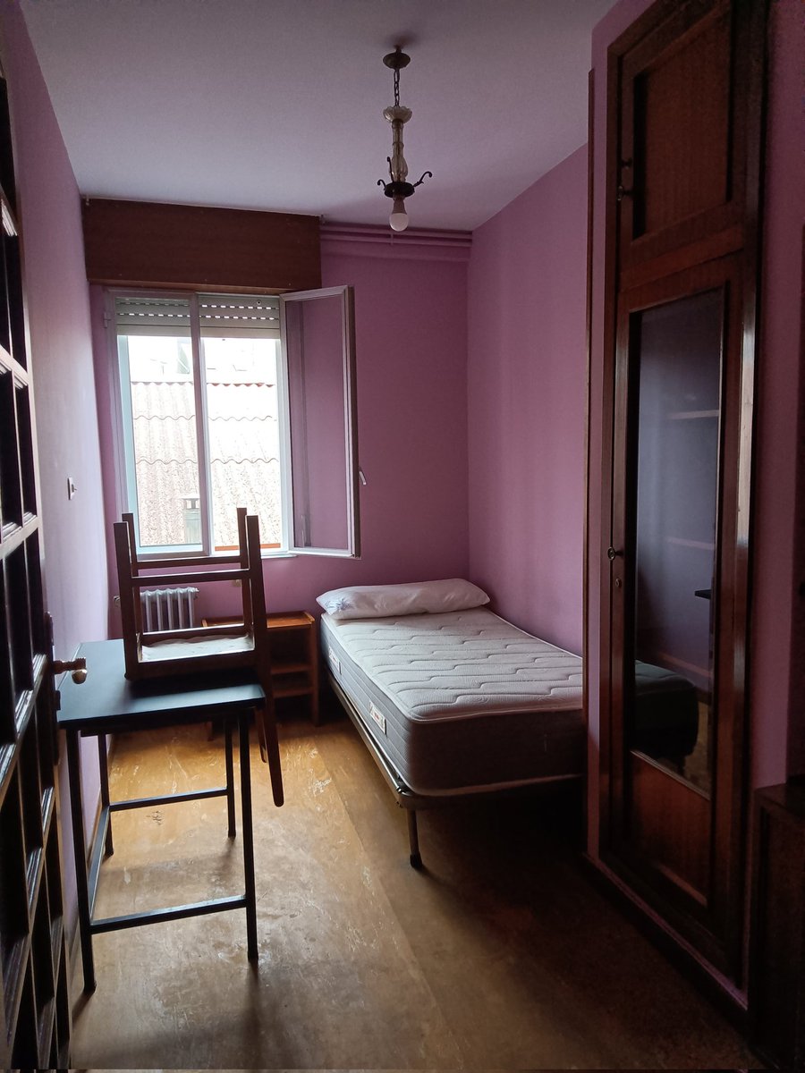 Toupa_'s tweet photo. Buscamos compi de piso en Santiago de compostela para o próximo curso. Queda unha habitación libre!!
Serían 160€ +gastos en Pérez Costanti, a 2 minutos de Praza Galicia. Máis info e fotos MD. 🙏🏻🙏🏻🙏🏻 https://t.co/xin3DRBW4X