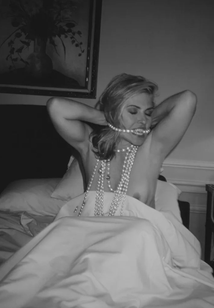 S U N D A Y   G I R L 🩶📸 Michel Haddi #sundayvibes #Sundaygirl