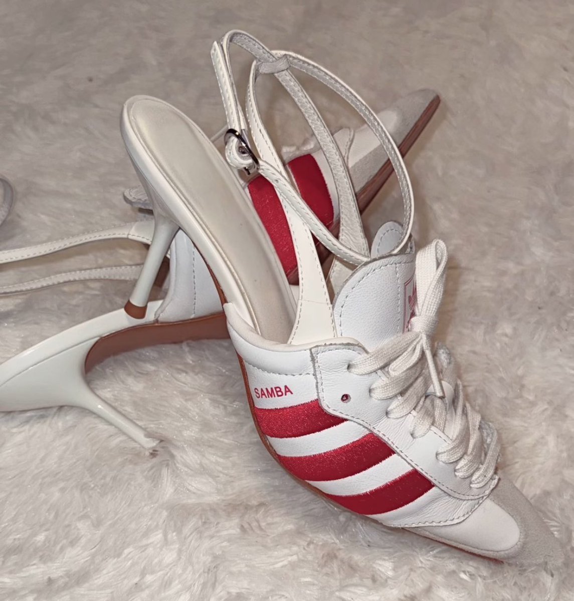TheKittensRoom's tweet image. .@DojaCat’s stylist and creative director, Brett, shared a sneak peak of her outfit for today’s performance featuring custom Adidas heels.