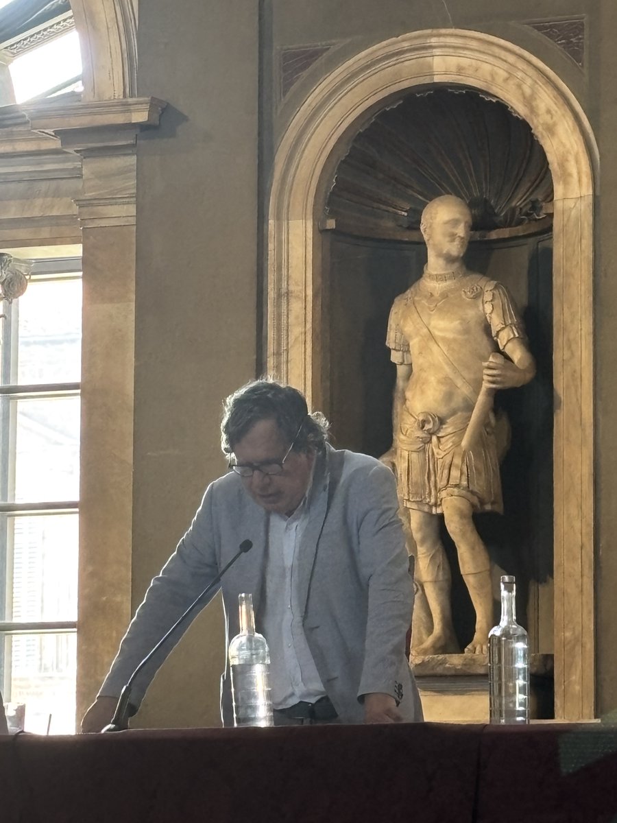 nicoleyh11's tweet image. Giorgio Parisi opening StatPhys29: AI resembles the heat engine in that the technology arrived before the theory.
