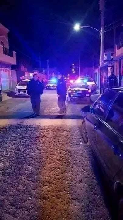 🚨 #ÚLTIMAHORA 🚨😔 

Les decían los metiches, fueron detenidos en flagrancia el día hoy en la ciudad de Toluca, al momento de su detención solo se escucho el grito de una persona que decía eso te pasa por pendejo... Ver más 🚔👮
