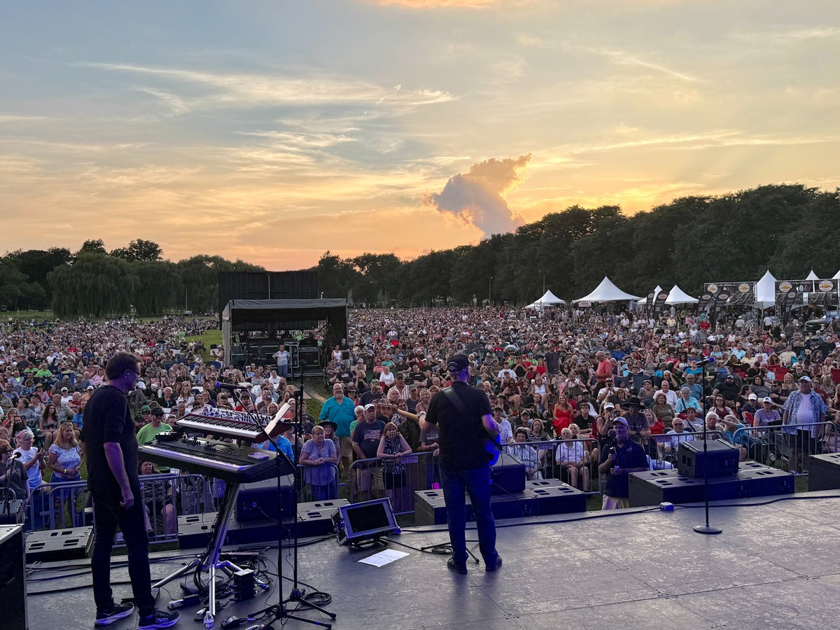 GarySinise's tweet image. Last night at Rockin' for the Vets at Cantigny Park in Wheaton, Illinois.
Just arrived at Fort McCoy, Wisconsin for a concert for the troops today.