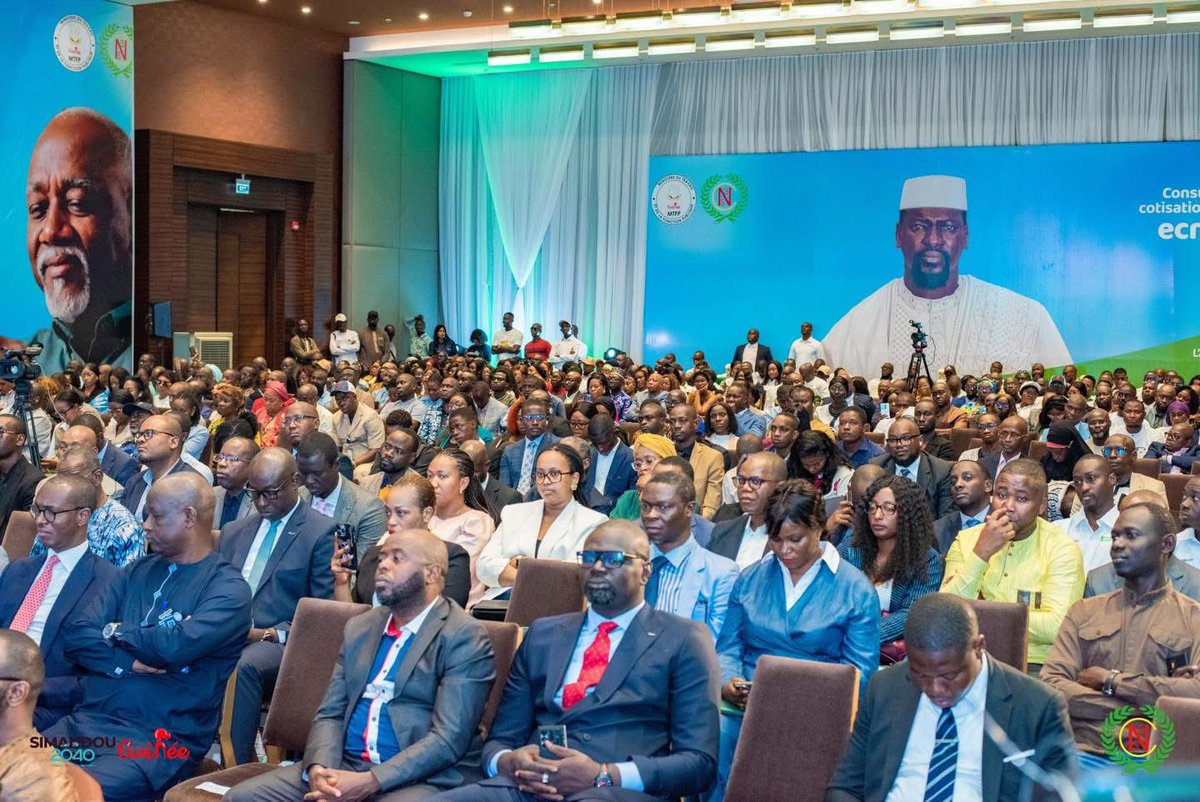 GUINÉE : LA CAISSE NATIONALE DE SÉCURITÉ SOCIALE PRÉSENTE SA PLATEFORME DIGITALE (eCNSS)
Sous la présidence du Premier Ministre Amadou Oury BAH, en présence de plusieurs membres du Gouvernement et du Directeur Général de la Caisse Nation
Images :CNSS.
<a href="/cnss/">01</a>