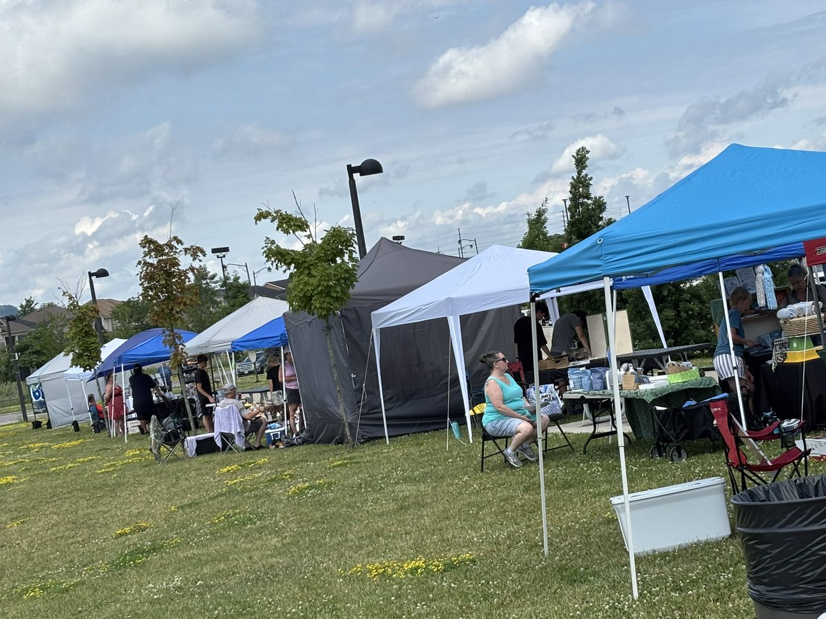 DynamicDJ13's tweet photo. Spinnin tunes till 4 this afternoon at the Sports Center! Come by and support an amazing kid and amazing cause!! 🎧🎶@TownOfMiltonON @DiscoverMilton https://t.co/DIpCttTdJ3