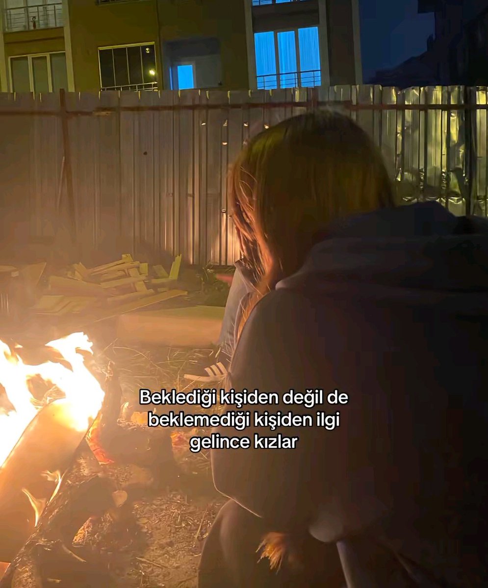 sinem (@kimbusnem) on Twitter photo 