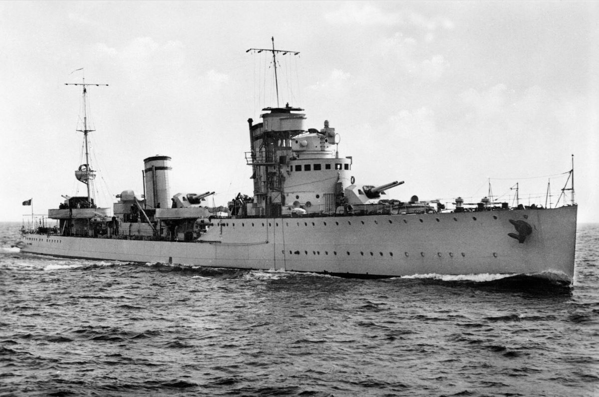 TAmarcord's tweet photo. #WW2, Italian #destroyer "#Pancaldo" is #sunk in the harbor of #Augusta, in #Sicily, on July 10, 1940 (16 #victims) after the mission for the #Battle of #PuntaStilo. It will be recovered but not returned to service until 1943. 

Details: https://t.co/TfmiIbJc0J

#navy #warship https://t.co/WY16d7ZP4O