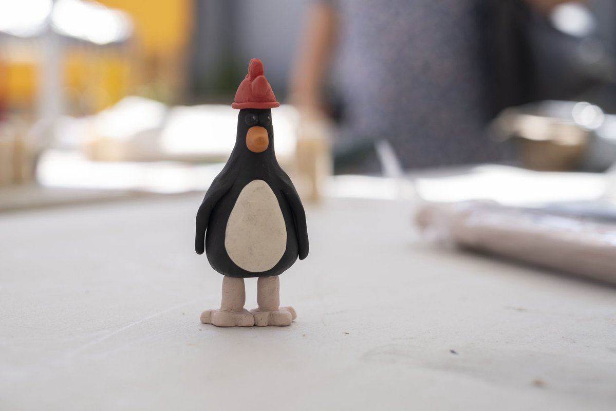 Such a lovely day teaching an Aardman workshop at the opening of Darley Street Market yesterday. Myself, Rosie and Hollie taught people how to create their own Shaun the Sheep, Feathers and Gromit! Thanks to Darley Street for asking us to come along

Photos by Philip Lickley