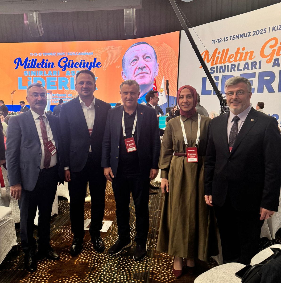 Hedefimiz büyük, vizyonumuz net, istikametimiz belli, yürüyüşümüz kararlı! 🇹🇷

AK Parti 32. İstişare ve Değerlendirme Kampı’nı Cumhurbaşkanımız Sn.<a href="/RTErdogan/">Recep Tayyip Erdoğan</a>'nın liderliğinde, verimli oturumlarla tamamladık.

Vatanımız için hayırlara vesile olsun.

#SınırlarıAşanLiderlik