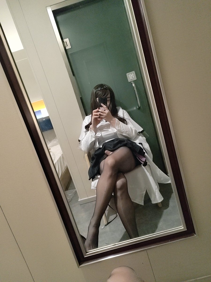 #伪娘 #普瑞赛斯 #cos 普瑞赛斯身下有奇怪的东西