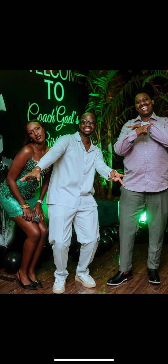 _chris__250's tweet photo. Ese #KateBashabe ni inshuti ya Melody
cyangwa hari ukuntu ari close n’umukire
Coach Gael wowe urabona ari close nande
🤩😏🤷🏼♂️ https://t.co/KSb87ZlKzD