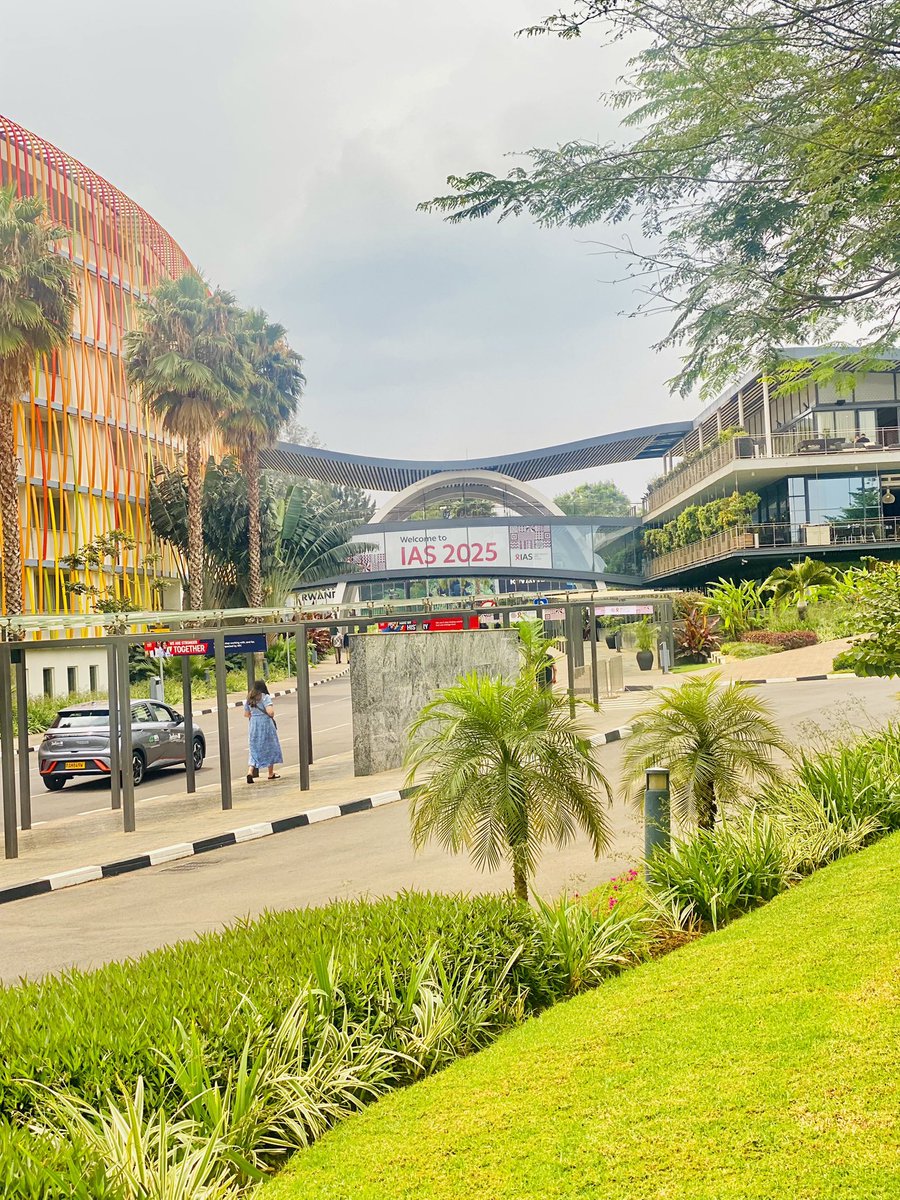 Nawanyagaglori1's tweet image. DAY ONE: 🇷🇼
@iasociety is amazing so far.
Lessons for today:
1.The unfortunate bit of funding cuts -The US was a giant in the HIV Funding world contributing about 68% of the Global HIV Funding. And there was a rapid decrease in HIV related mortality deaths and an increase of…