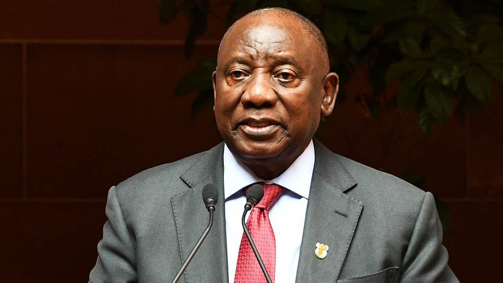 BREAKING NEWS: President #CyrilRamaphosa's briefing to the nation on National Security matters has been moved to 19:30. 

His briefing which was scheduled to start at 19:00 relates to explosive accusations of corruption within the police force by Kwazulu-Natal police commissioner