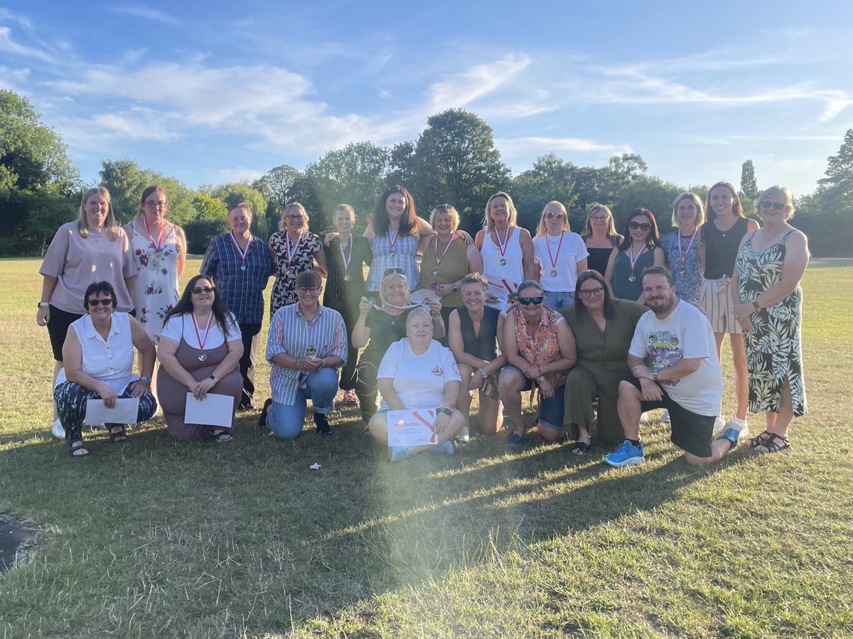 _AliceCarter_'s tweet image. ⚽️ Our Lincoln City Foundation walking footballers - a great group of ladies, who have in the last few years inspired me back into football, both coaching and playing! #awardsdo #weareimps