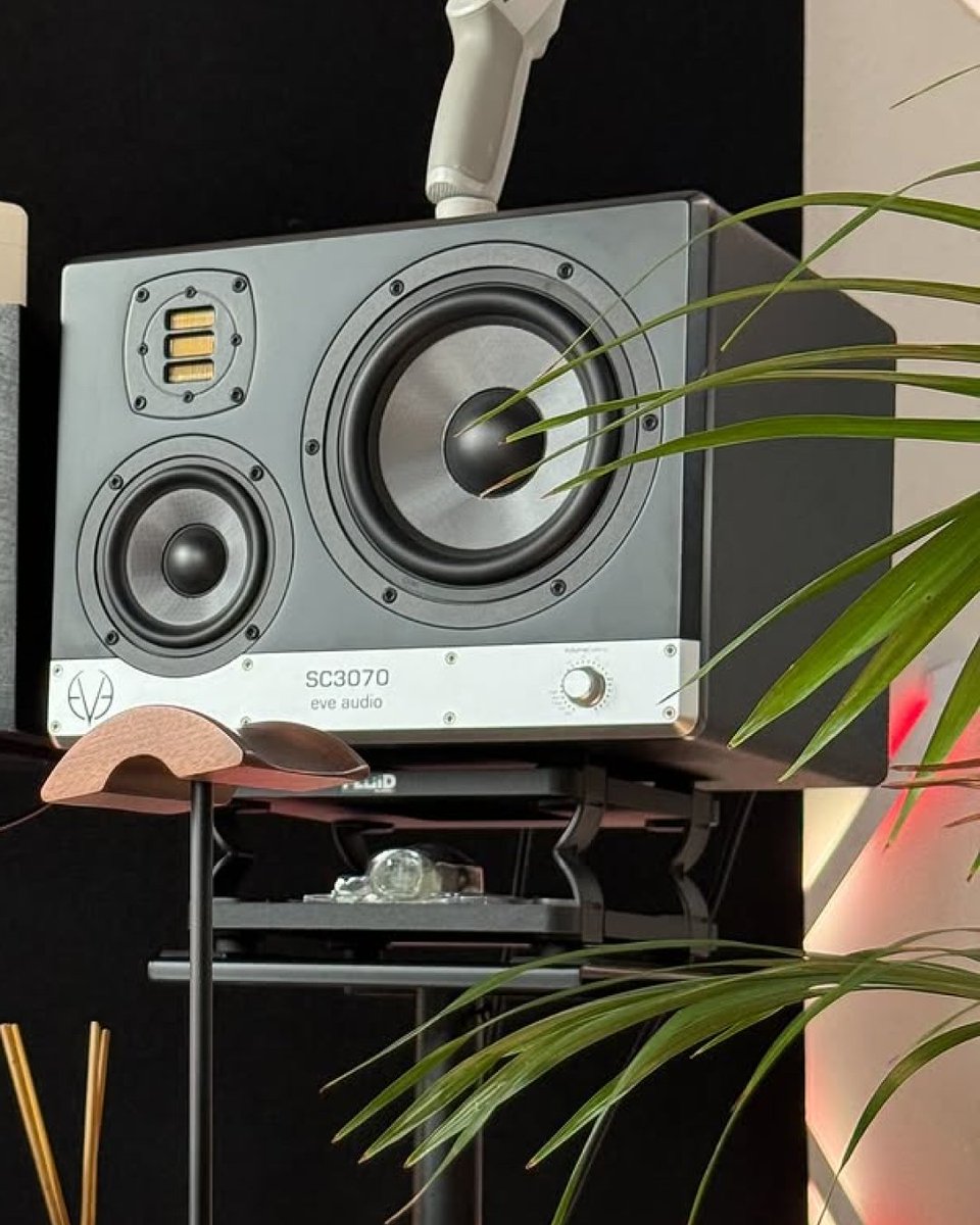 EVE Audio tweet media