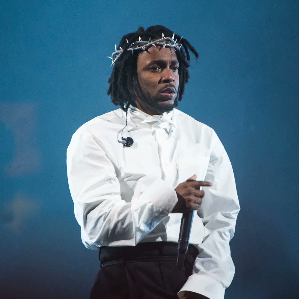 Drake is now the rapper with the most monthly listeners on Spotify currently.

He surpasses Kendrick Lamar.