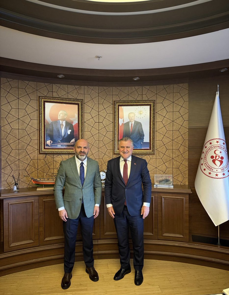 Gençlik Spor’da güzel işlerle geçen 15 yıl 🇹🇷

Bugüne kadar Gençlik ve Spor Bakanlığı çatısı altında yaptığım görevler sürecinde, sadece bir kamu görevlisi olarak değil; aynı zamanda bu büyük yapının değerlerine ve vizyonuna inanmış bir nefer olarak çalıştım. Bu süreçte her zaman