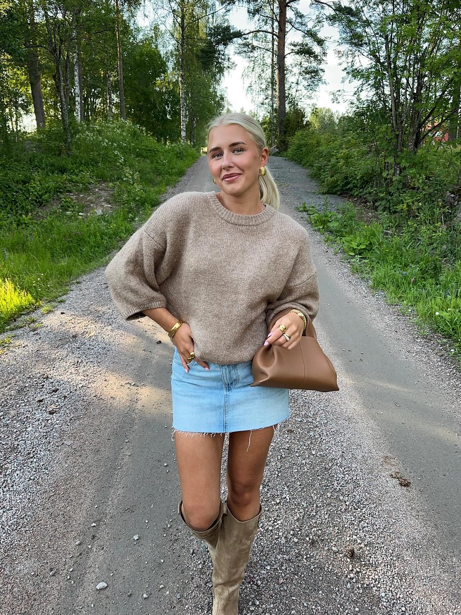 Happy Sunday! If you’re not afraid to speak your mind and love this great country, hit that follow and let’s connect! 🇺🇸 #FollowBack