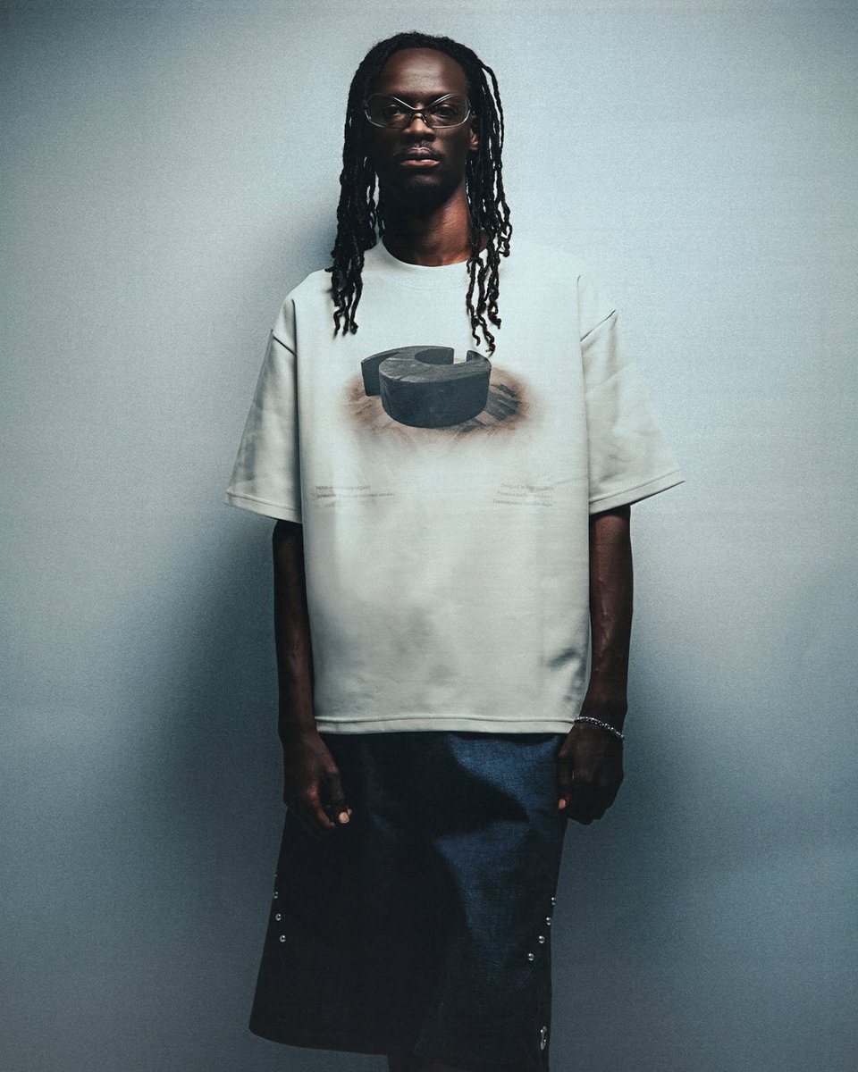 NubesStudio's tweet image. our summer capsule is now available on our website 

7 graphic tees, new denim set 

⌨️ nubes-studio.com