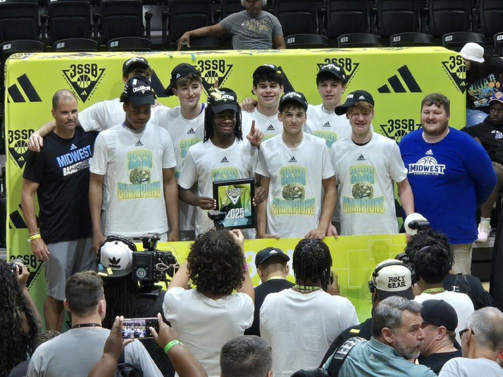 Congratulations to <a href="/bb_buckets2/">Brady Bowman</a> who helped lead his 15 U <a href="/MidwestBBClub/">Midwest Basketball Club</a> to a <a href="/3SSBCircuit/">3Stripes Select Basketball</a> championship.

He had 14 pts and 6 assists in the final and had an impressive +14 for the game.

College coaches will begin to take notice.

#theEASTway