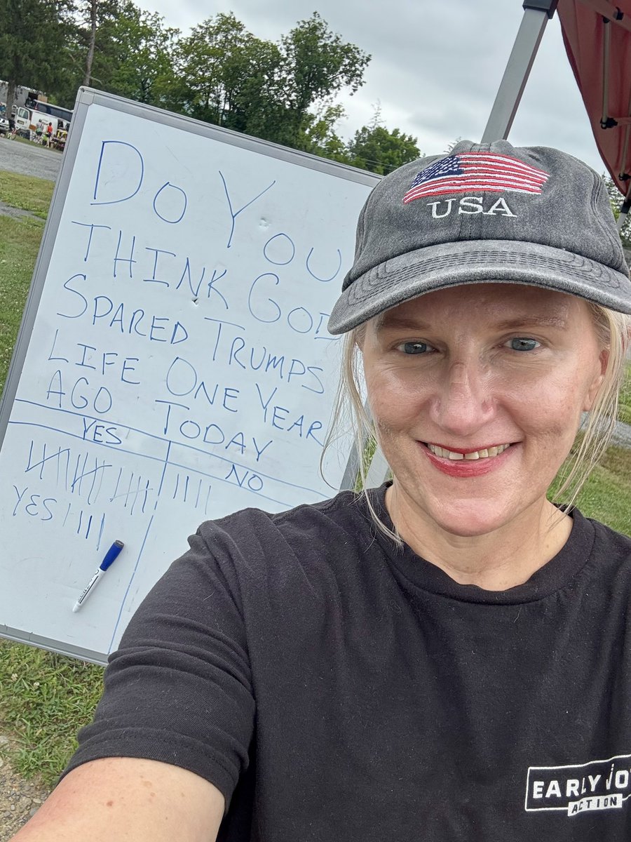 itsheatherleigh's tweet image. Blue Ridge Flea Market
(Monroe County, PA)
+8 🟥 Commits
+1 🟥 Address change
“Do you think God spared Trump’s life one year ago today?”
Yes: 20
No: 4
The No’s said they don’t believe in God.
I also bought from a vendor a wooden, handmade sign depicting Trump’s “Fight…