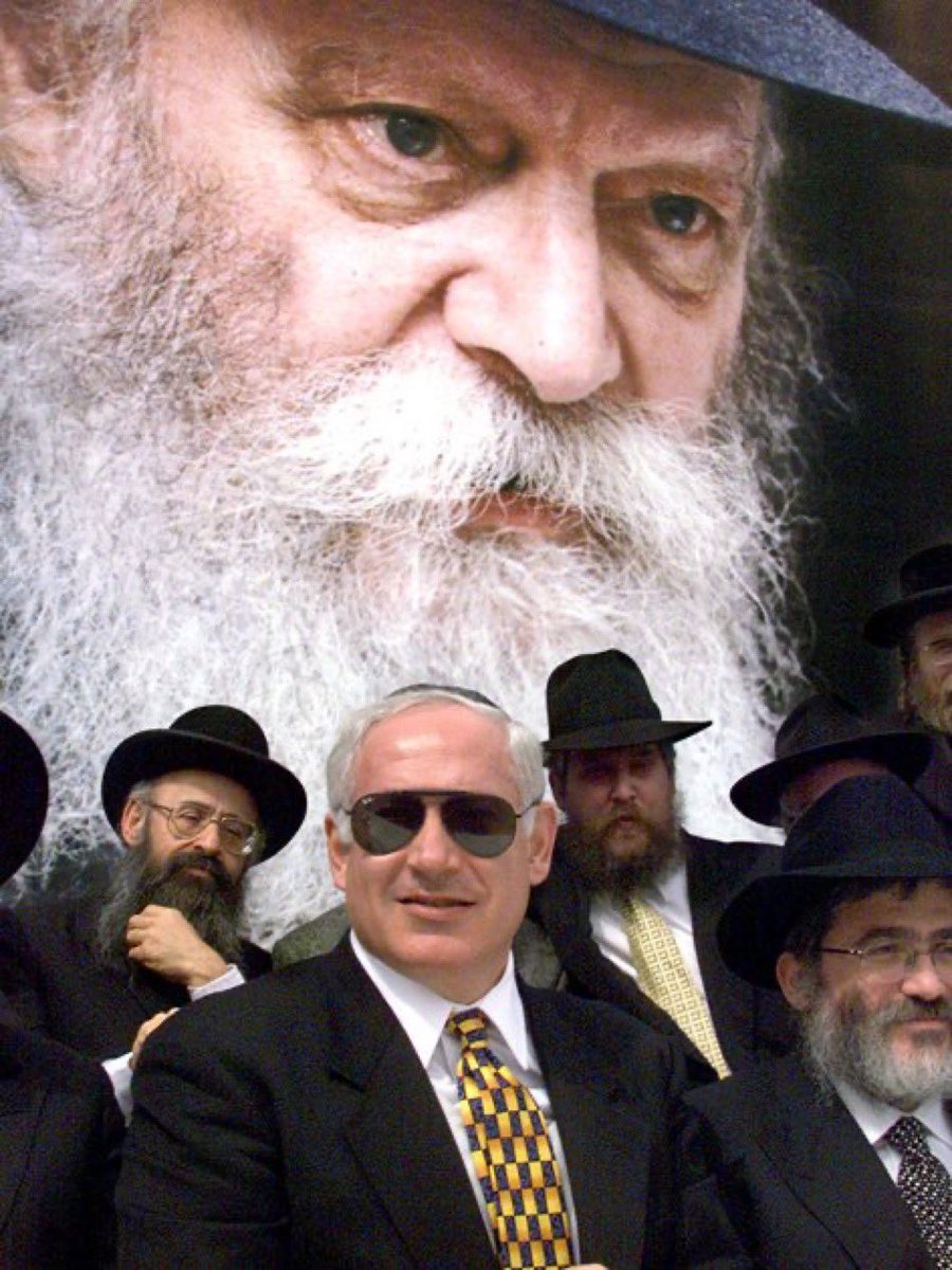 few people know that the rebbe’s predecessor, Rabbi Yosef Yitzchak Schneerson, owes his life to a Nazi officer acting under the direct order of the head of the Third Reich’s military intelligence agency.

haaretz.com/2011-05-01/ty-…