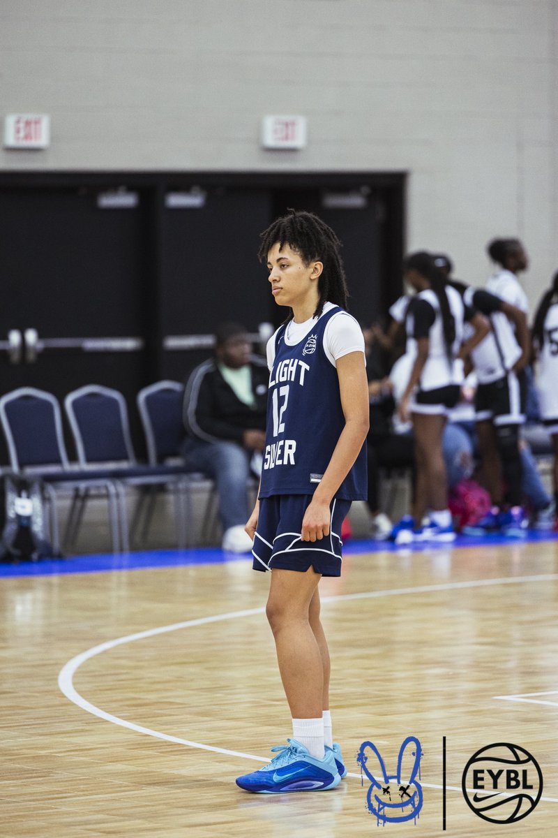 17pts 9 rebounds 2 assist against our toughest opponent yet Michigan Crossover.
More to come ✈️ 💙! 🌹