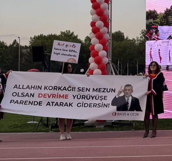 Begüm (@begumdegill) on Twitter photo 