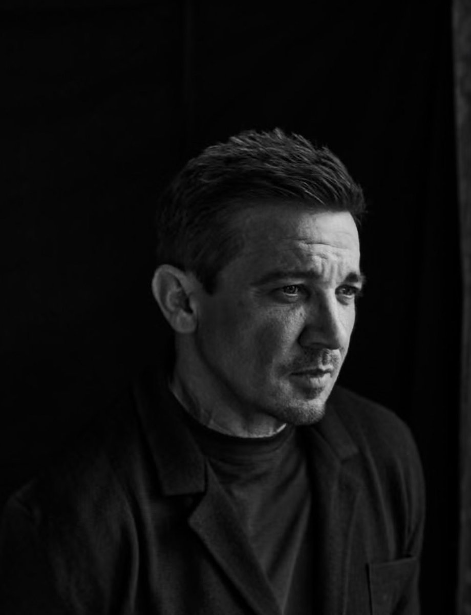 jeremyrenner Thanks for your captures @sebastiannevols
My Next Breath press tour Uk 📸