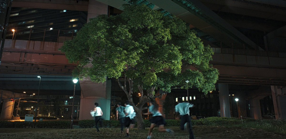 주인공이 달리는 장면만 보면 정말 어쩔 수가 없이 마음을 내주고 마는