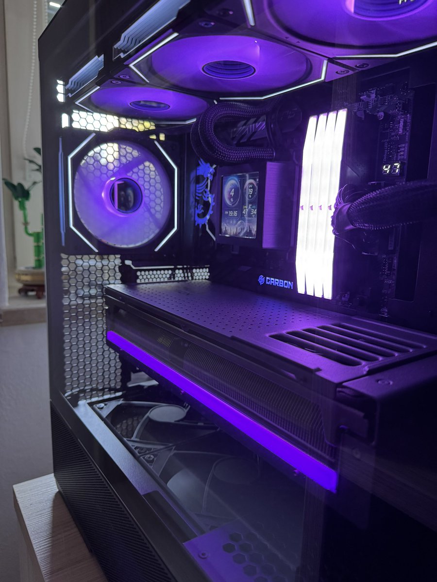 Nithoru's tweet image. Bought a light enhancement kit now it looks cleaner with 4 inserted