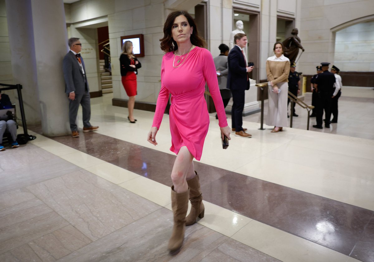 Nancy Mace announced she wants to debate Gavin Newsom so she can "emasculate him." Presumably while wearing this outfit