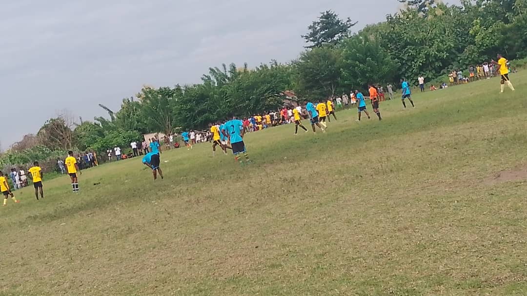 KoffiSodokin's tweet photo. 13. 07.2025. Élections Municipales. Commune 2 dans la préfecture du Moyen-Mono #Togo. Jour de Foot. La sensibilisation a continué pour une élection apaisée et la nécessité du vote #UNIR. https://t.co/nI6h1iiOmX