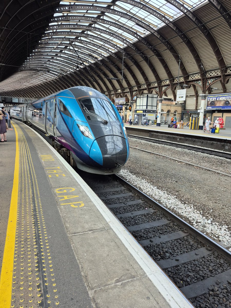 Westfield113594's tweet image. 802 219 is my ride back to Liverpool 
#class802 #transpennineexpress #York