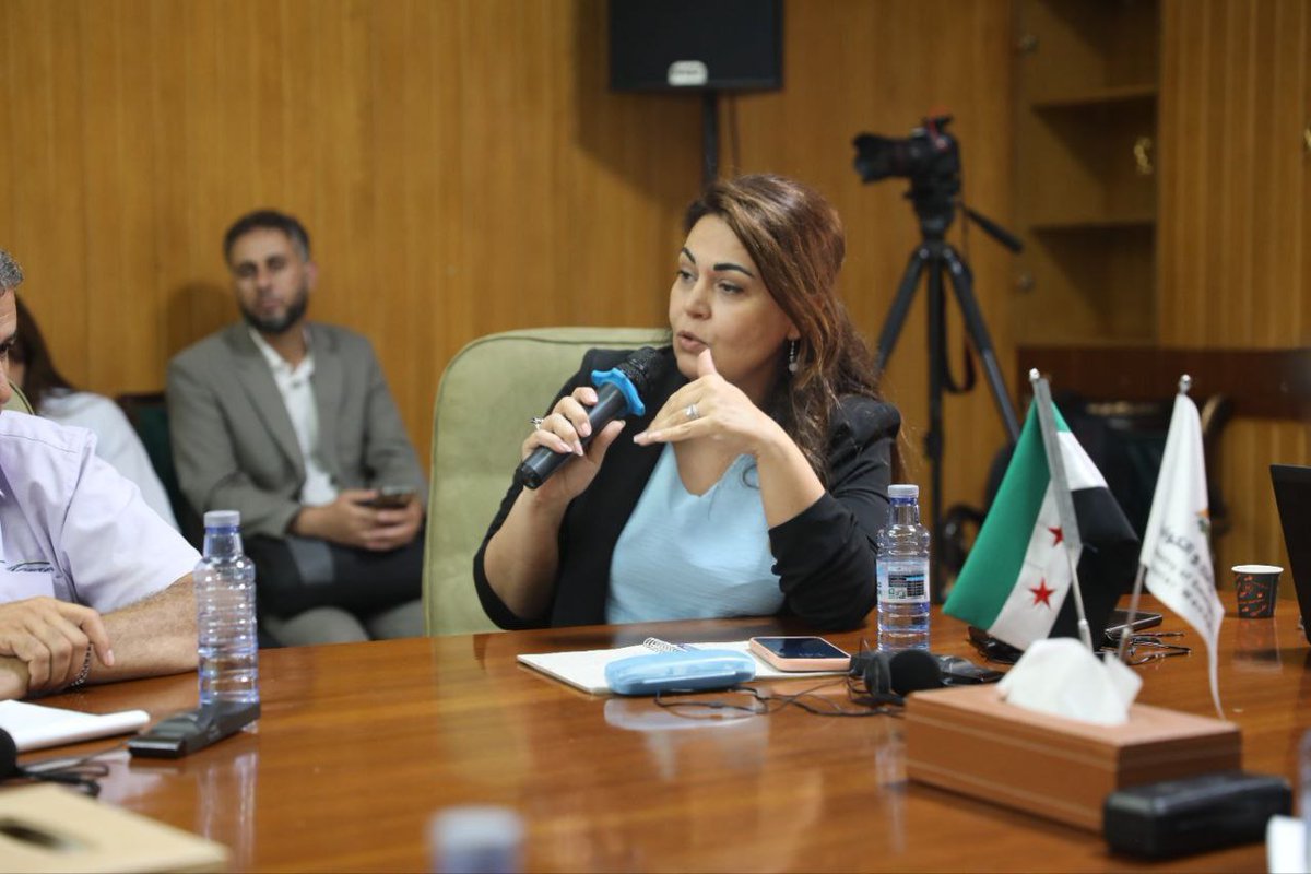 وزارة الطوارئ تعقد اجتماعا تشاوريا لمواجهة الجفاف في سوريا

في إطار الجهود الوطنية الرامية إلى تشكيل لجنة وطنية للاستجابة لتداعيات الجفاف في سوريا، نظّمت وزارة الطوارئ وإدارة الكوارث، اليوم الأحد 13 تموز، اجتماعًا تشاوريًا في دمشق جمع ممثلين عن منظمات محلية ودولية.