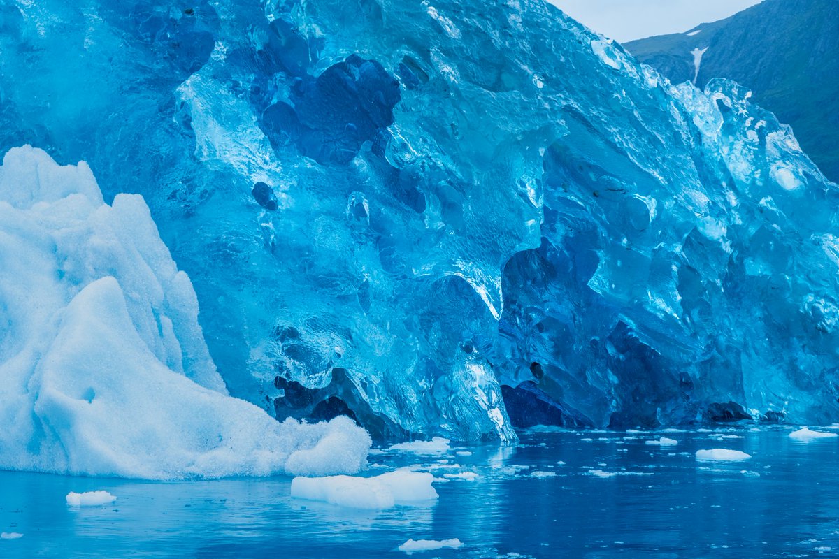 Still daydreaming about this Greenlandic blue iceberg.