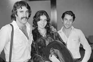 FootballRetroPlus (@robertmdaws) on Twitter photo 🇦🇷 RICKY VILLA and OSSIE ARDILES at Gatwick Airport after signing for <a href="/SpursOfficial/">Tottenham Hotspur</a> . Centre is Villas wife Cristina
August 1978 🇦🇷 RICKY VILLA and OSSIE ARDILES at Gatwick Airport after signing for <a href="/SpursOfficial/">Tottenham Hotspur</a> . Centre is Villas wife Cristina
August 1978