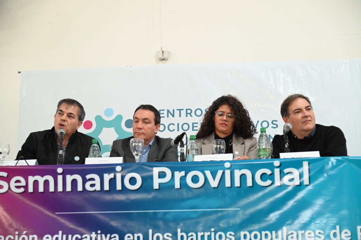 Javier Alonso (@javialonsook) on Twitter photo Re-vinculación educativa en barrios populares
En Ensenada, junto al gobernador @kicillofok, la directora ejecutiva del Organismo Provincial de Integración Social y Urbana (OPISU) <a href="/barriosromi/">Romina Barrios</a>, el director general de Cultura y Educación @albertosileoni y los intendentes Re-vinculación educativa en barrios populares
En Ensenada, junto al gobernador @kicillofok, la directora ejecutiva del Organismo Provincial de Integración Social y Urbana (OPISU) <a href="/barriosromi/">Romina Barrios</a>, el director general de Cultura y Educación @albertosileoni y los intendentes