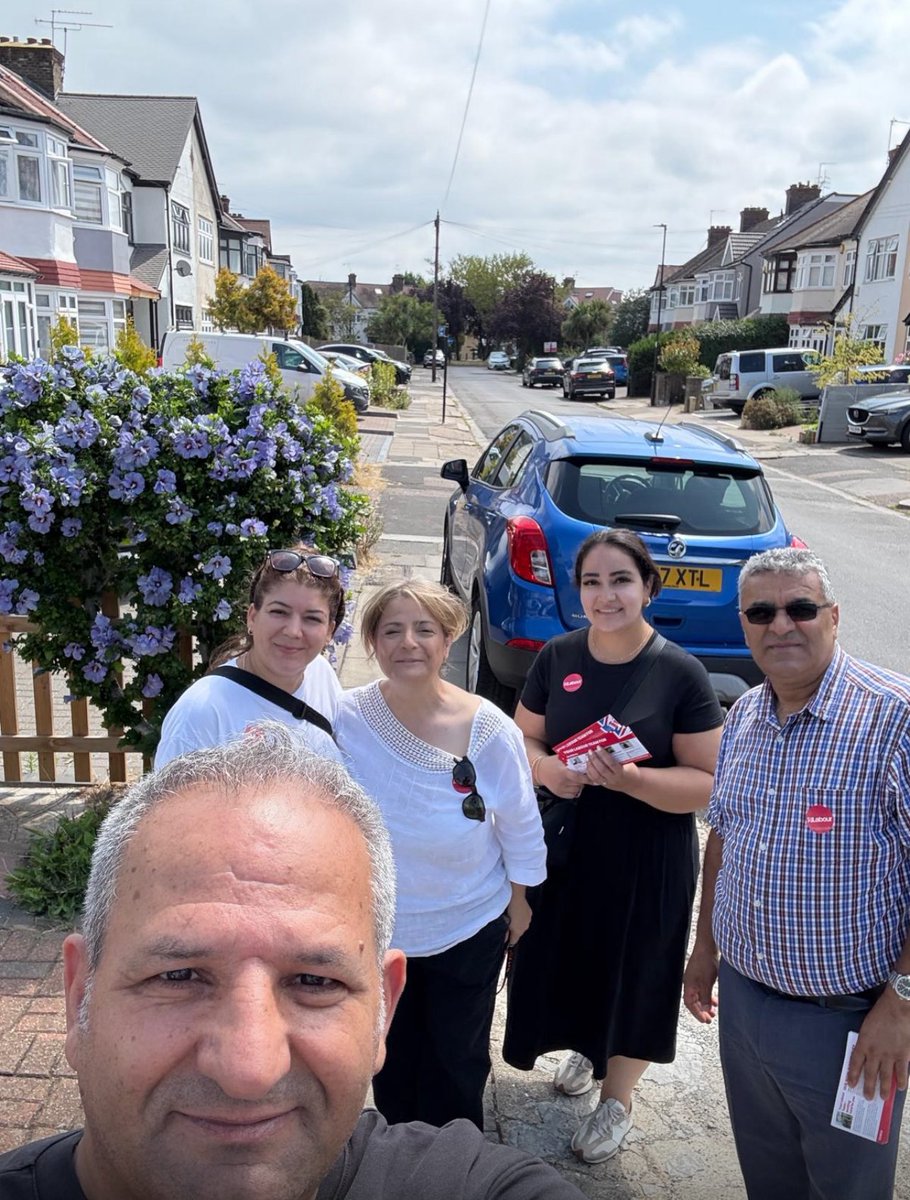 MahmutAksanoglu's tweet image. Great to be out in sunny ☀️Southbury Ward this morning speaking to the residents about the things that matter the most… Many great conversations 👊🏻
#labourdoorstep