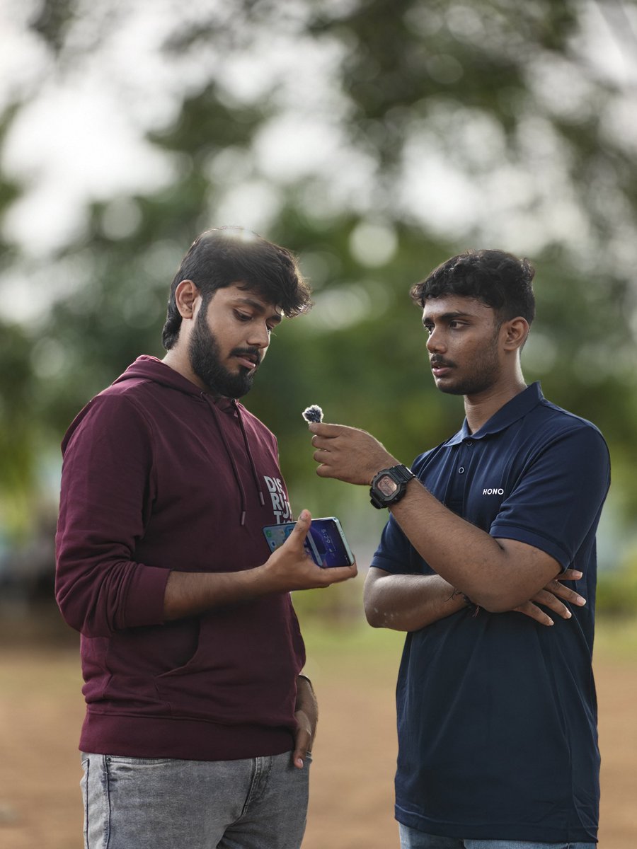 Tejapokuri7's tweet photo. What an unforgettable evening! ๐
So many people attended the HONOR X9c Fans-Led Launch and showed amazing interest.
Proud moment for us โ the Hyderabad team โ to host this iconic event! ๐
#HONORX9c #FansLedLaunch #HONORIndia #HyderabadEven https://t.co/JbRUFDbfOU