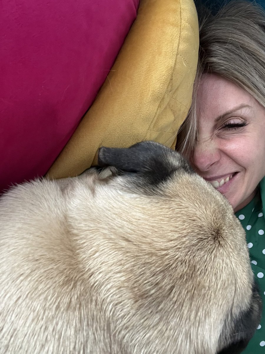 chinnychick's tweet image. Just dozed off and woke up to this wee face… I’ve been super floored this week with glandular fever. Had to cx a number of gigs which I was really looking forward too but this wee man has been amazing!
Finally getting some energy back but honestly I’ve never felt as fatigued in…
