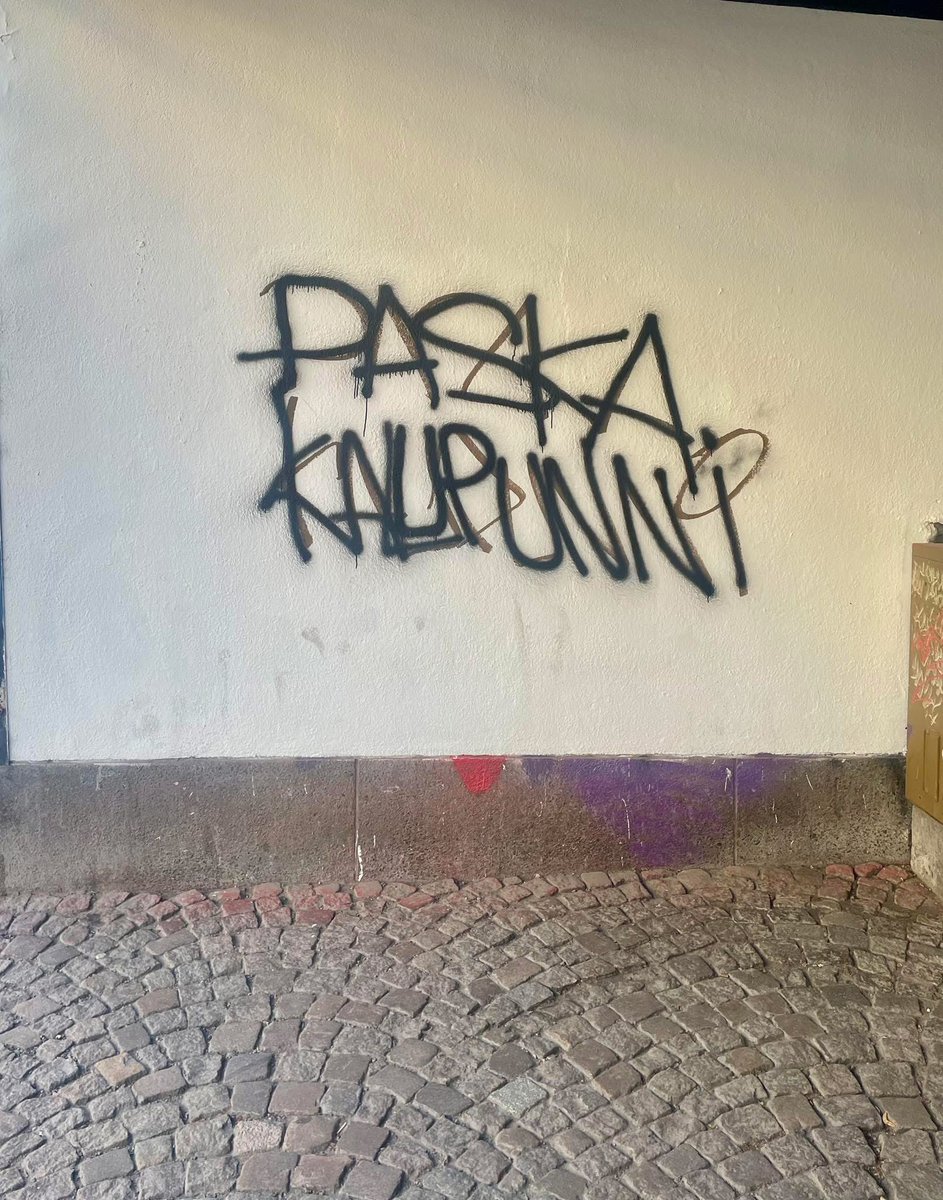 Timo Aro (@timoaro) on Twitter photo Puolivälissä matkalla pohjoiseen tulevassa kulttuuripääkaupungissa. Hienoa, että tämä yksi <a href="/oulunkaupunki/">Oulun kaupunki, Oulu</a> yksi maamerkki edelleen ilahduttamassa😊 Puolivälissä matkalla pohjoiseen tulevassa kulttuuripääkaupungissa. Hienoa, että tämä yksi <a href="/oulunkaupunki/">Oulun kaupunki, Oulu</a> yksi maamerkki edelleen ilahduttamassa😊