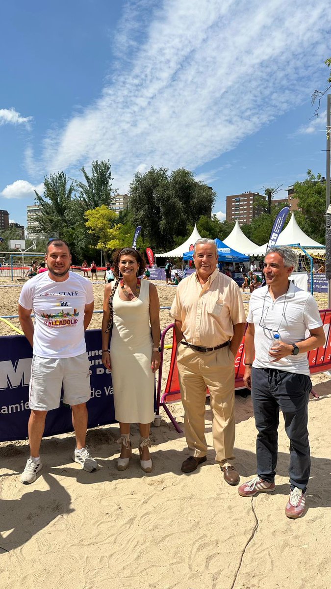 DeportesVLL (@deportesvll) on Twitter photo El VII Torneo Arena de balonmano playa Ciudad de Valladolid se resolvió con sorpresa. El SIG Flying Free, mezcla de jugadores de varios lugares, se impuso a los pucelanos del Desacato AC Kaló. Las francesas HCB Beach, campeonas tras ganar a las vallisoletanas Rosada Rosé. El VII Torneo Arena de balonmano playa Ciudad de Valladolid se resolvió con sorpresa. El SIG Flying Free, mezcla de jugadores de varios lugares, se impuso a los pucelanos del Desacato AC Kaló. Las francesas HCB Beach, campeonas tras ganar a las vallisoletanas Rosada Rosé.