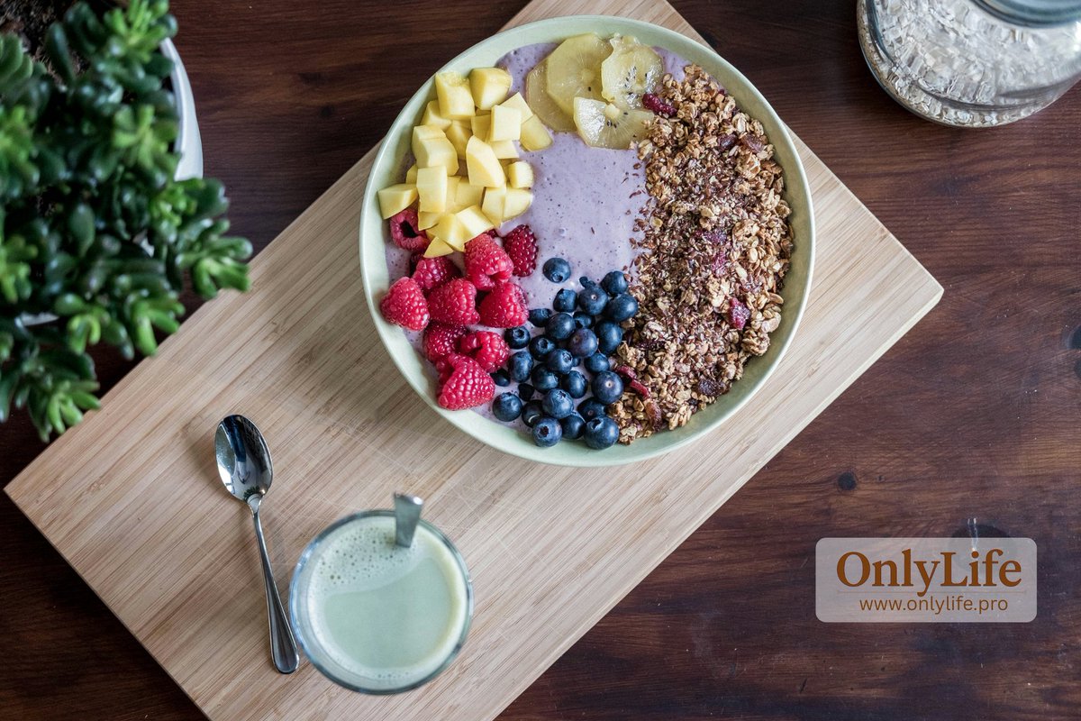 Onlylifepro's tweet photo. Your gut in monsoon matters more than you think 🌧️🦠. 
Discover secrets to stay light, balanced &amp; healthy! https://t.co/sA6OOrtQ6r

#GutHealth #MonsoonDiet #ProbioticsIndia #OnlyLife #SeasonalWellness #gut #DiabetesCare #Health #life https://t.co/ikaapdW61d