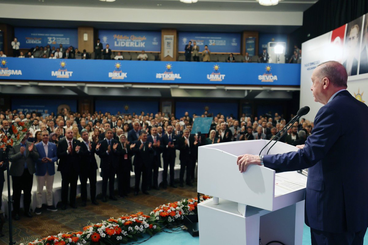Dr. Osman Aşkın Bak (@oa_bak) on Twitter photo 📍Kızılcahamam
Cumhurbaşkanımız Sayın <a href="/RTErdogan/">Recep Tayyip Erdoğan</a>’ın teşrifleriyle gerçekleştirilen AK Parti 32. İstişare ve Değerlendirme Toplantımızı başarıyla tamamladık.
AK davamıza gönül vermiş kıymetli dava arkadaşlarımızla bir araya gelerek; Türkiye Yüzyılı hedeflerimiz doğrultusunda 📍Kızılcahamam
Cumhurbaşkanımız Sayın <a href="/RTErdogan/">Recep Tayyip Erdoğan</a>’ın teşrifleriyle gerçekleştirilen AK Parti 32. İstişare ve Değerlendirme Toplantımızı başarıyla tamamladık.
AK davamıza gönül vermiş kıymetli dava arkadaşlarımızla bir araya gelerek; Türkiye Yüzyılı hedeflerimiz doğrultusunda