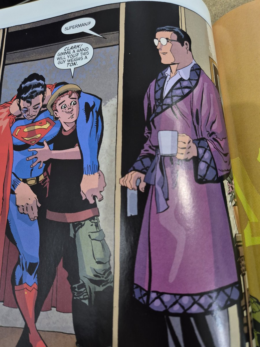 Now I'm aligned with most of the annoying SuperTWT ppl, I do wish this was the Tim Sale book that everyone worshipped, this is so good