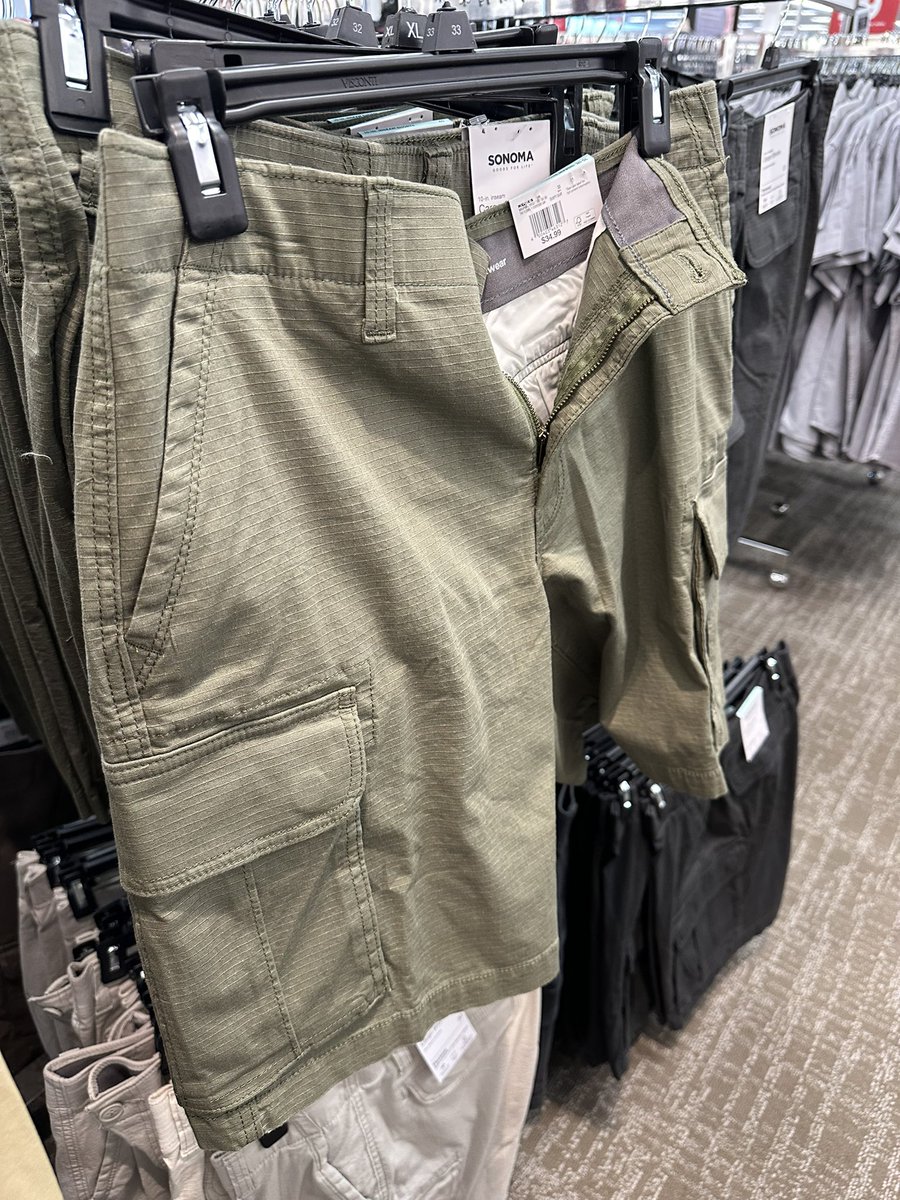 stevebullard's tweet image. Kohls be like, screw it, you old dudes gonna keep dressing like it’s 2003 we gonna make some cash then.