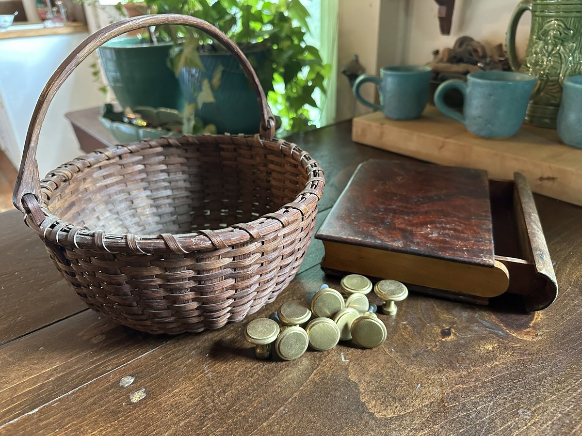 tagsalegirl's tweet image. I finally made time to go to my beloved local fleamarket and holy guacamole did I hit pay dirt!! Best morning EVER!