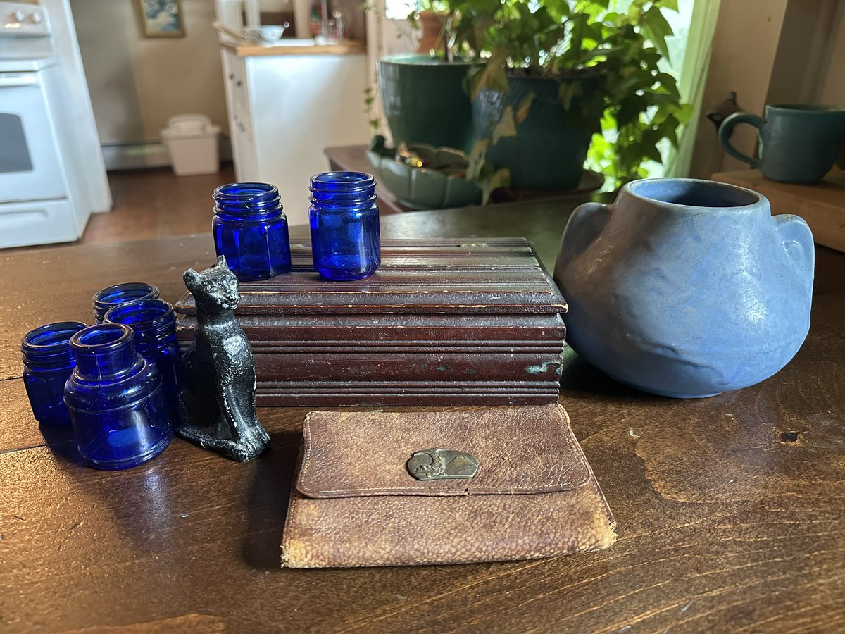 tagsalegirl's tweet image. I finally made time to go to my beloved local fleamarket and holy guacamole did I hit pay dirt!! Best morning EVER!